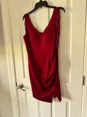 Elegant Red Cocktail Dress with Beaded Shoulder Detail
